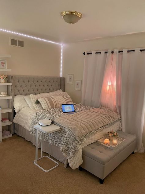 Luxury Room Bedroom, Classy Bedroom, Room Redesign, Girly Room, Redecorate Bedroom, Cozy Room Decor, Decor Ideas Bedroom, Teen Bedroom Decor, Girl Bedroom Decor