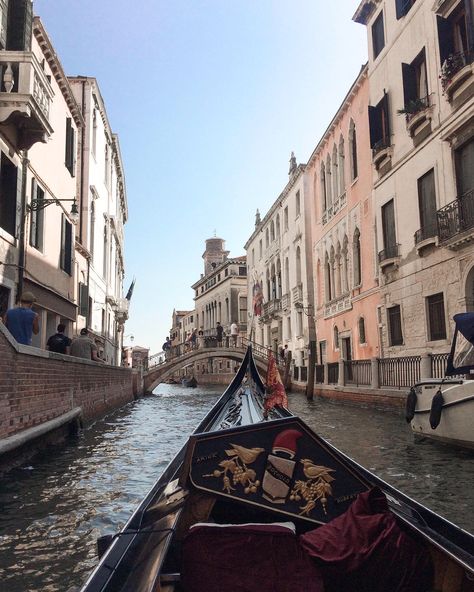 Venice Boat Aesthetic, Venice Gondola Aesthetic, Gondola Aesthetic, City Aesthetics, Gondola Ride, Pretty Aesthetic, Visual Board, Venice Italy, Venice