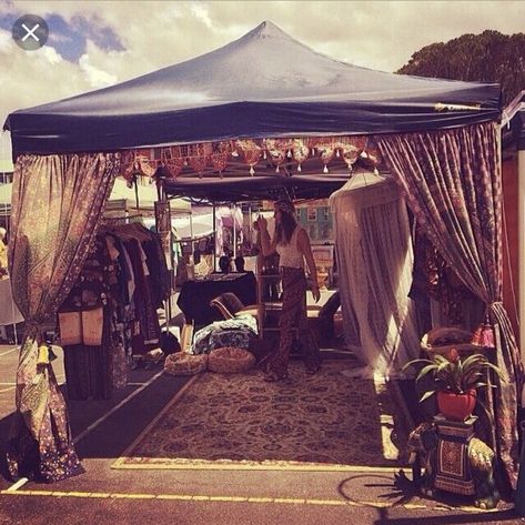 Flea Market Stand Ideas, Bohemian Market Stall, Tarot Booth Ideas, Boho Booth Ideas, Bohemian Tent Ideas, Retro Booth Display, Tarot Vendor Booth, Boho Booth Display Flea Markets, Music Festival Vendor Booth Ideas