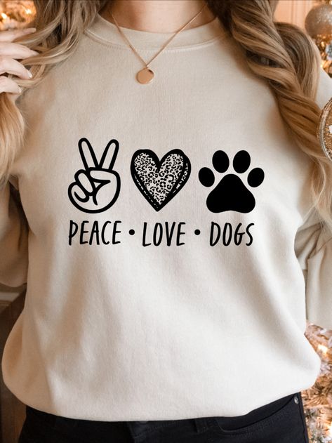 Dog Mom T Shirt, Dog Shirt Ideas, Dog Lover Tattoo, Dog Shirt Design, Dog T Shirts, Drawn Dog, Peace Love Dogs, Tattoos For Dog Lovers, Dog Mom Svg