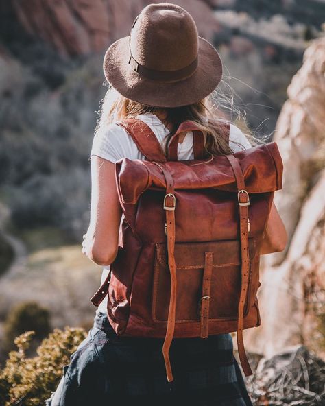 Adventure Fashion, Brown Backpack, Rolltop Backpack, Brown Backpacks, Bucket Tote, Leather Rucksack, Bags Vintage, Rucksack Backpack, Adventure Style