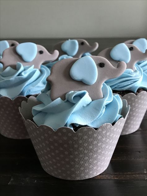 Baby shower elephant cupcakes Elephant Cupcake Cake, Gateau Baby Shower Garcon, Baby Shower Cupcake Cake, Baby Shower Cupcakes For Boy, Cake For Baby Shower, Elephant Baby Shower Cake, Elephant Cupcakes, Cake For Baby, Elephant Decoration