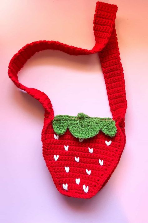 Free Crochet Strawberry Bag Pattern - thecaffeinatedsnail.com Strawberry Bag Pattern, Crochet Strawberry Bag, Crochet Snail, Strawberry Bag, Purse Patterns Free, Crochet Purse Pattern Free, Free Crochet Bag, Crochet Strawberry, Crochet Bag Pattern Free