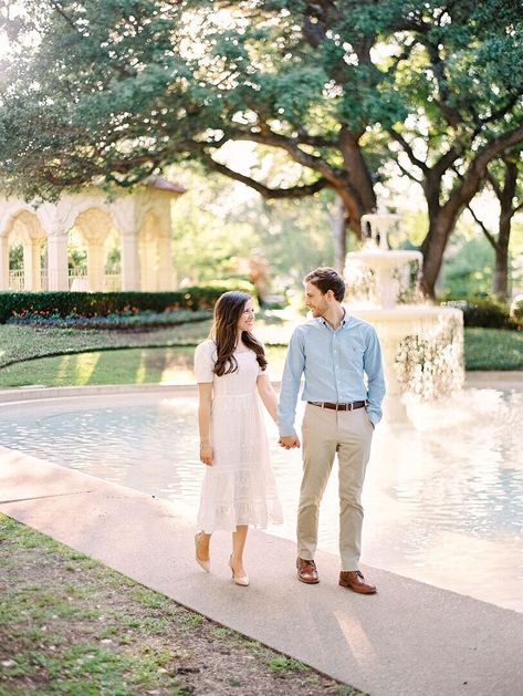 Fiance Photoshoot, Engagement Photos Park, Spring Engagement Photos Outfits, Places To Propose, Best Places To Propose, Dallas Engagement Photos, Engagement Picture Outfits, Lake Engagement, Spring Engagement Photos