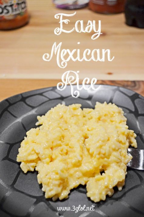 Cheesy Mexican Rice, Easy Mexican Rice, Easy To Cook Recipes, Mexican Rice Easy, Southwestern Recipes, Cheesy Rice, Homemade Beans, Foodie Pics, Pasta Meals