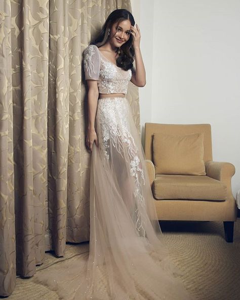 Filipina Graduation Dress, Hairstyle Filipiniana, Modern Filipiniana Gown Prom, Grad Pictorial, Filipiniana Dress Modern Philippines, Filipina Dress, Filipiniana Outfit, Filipiniana Gown, Modern Filipiniana Gown