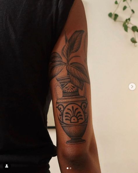 Interior Designer Tattoo Ideas, Realistic Vase Tattoo, Vase Tattoo Placement, Vase Calf Tattoo, Ornamental Vase Tattoo, Vase Tattoo Back, Vase Back Tattoo, Afropunk Aesthetic, Black Woman Tattoo