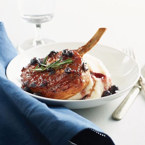 French Pork Chops with Blueberry Sauce… - Life:Beautiful Magazine Blueberry Sauce Recipe, Seared Pork Chops, Pork Chop Recipes Baked, Pork Chop Dinner, Loin Chops, Pork Loin Chops, Blueberry Sauce, Herb Sauce, Dried Blueberries