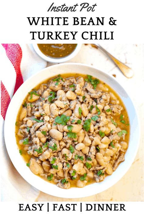 Ground Turkey White Bean Chili, Instant Pot White Beans, Turkey White Bean Chili, Chili Side Dishes, Turkey Chili Recipe Easy, White Turkey Chili, White Bean Turkey Chili, Instant Pot Stew, Chili Bean