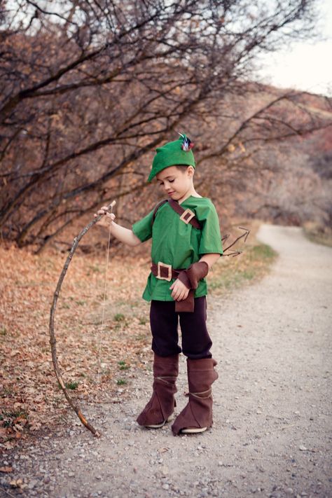 Robinhood Costumes Diy, Diy Robin Hood Costume, Robin Hood Costume Diy, Robin Hood Hat, Robin Hood Costume, Book Character Day, Hood Hat, 2024 Halloween, Book Character