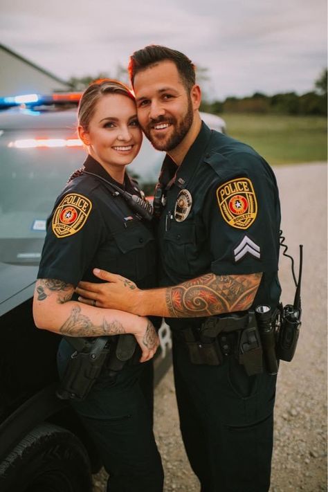 Police Couple Goals, Police Couple Photography, Cop Couple, Police Engagement Photos, Police Couple, Police Love, Family Studio Photography, Police Lives Matter, Female Cop