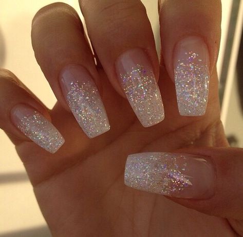 Pinterest: WFPARADISE Ongles Bling Bling, Paznokcie Hello Kitty, Metallic Nail Art, Unghie Sfumate, Silver Glitter Nails, Bridal Nail Art, Wedding Nails Glitter, Nails Matte, White Glitter Nails