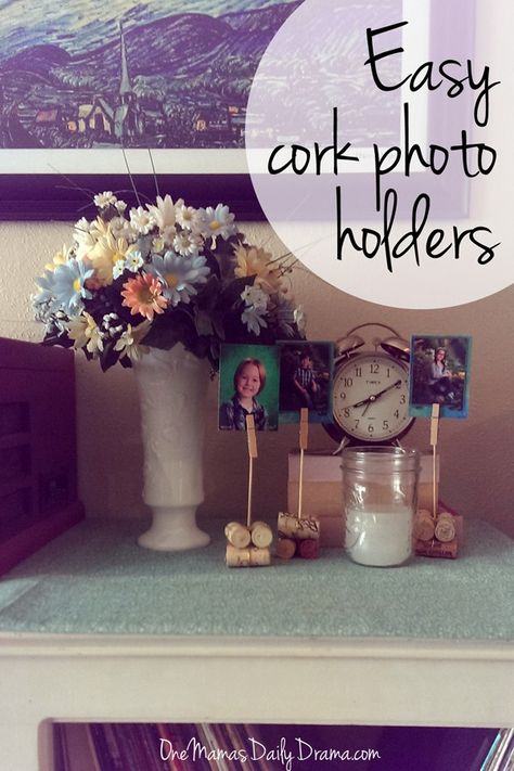 Easy cork photo holders | One Mama's Daily Drama --- Make a fun photo display using wine corks and a few kitchen supplies. Christmas Spritz Cookies, Diy Photo Holder, Daily Drama, Kitchen Supplies List, Diy Cork, Cork Sheet, Easy Ornaments, Holiday Chocolate, Cork Diy