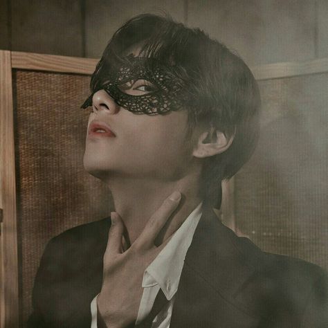 #kimtaehyung #taehyung #v #bts #mask #mafia #sexy Taehyung In Black, Bts Mask, Spiderman Mask, Mask Aesthetic, Funny Morning Pictures, Fun Quizzes To Take, Celebrity Style Red Carpet, Fantasy Theme, Masquerade Party