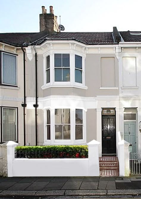 White wall and plants Victorian House Exterior Uk, Victorian Terrace House Exterior, Terraced House Exterior, Edwardian House Exterior, Victorian Front Garden, Terrace House Exterior, Rendered Houses, Victorian Homes Exterior, White Exterior Houses