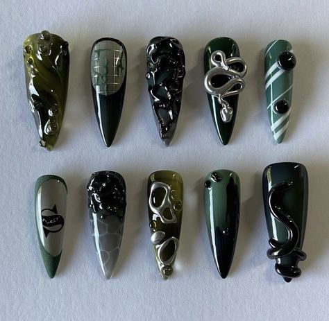 Harry Potter Nails Designs, Harry Potter Nail Art, Harry Potter Nails, Horror Nails, Witch Nails, Green Nail Art, Nails Today, Kawaii Nails, Silver Nails