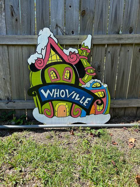 Whoville Town House Grinch Outdoor Wood Yar Art - Etsy Canada Whoville Drawing, Whoville Houses Diy Decorating Ideas, Whoville Aesthetic, Who Village, Whoville People, Whoville Houses, Whoville Characters, Grinch Yard Decorations, Grinch Village