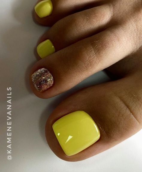 Pedicure Ideas Summer Yellow, Toenails For Summer, Pedicure Ideas Yellow, Summer Gel Toes, Gel Toe Nails Summer Toenails, Yellow Pedicure Toenails, Yellow Pedicure Ideas, Summer Pedicure Designs Toenails, Yellow Toe Nail Designs