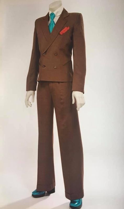 1960s British Fashion Men, Huntsman Savile Row, 60s Clothing Men, 60s Suits For Men, Men Prom Suits Ideas, Retro Suits Men, 80s Suits Men, 60s Outfits Men, 70s Inspired Fashion Men