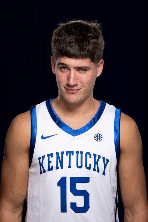 1️⃣5️⃣ Kentucky native Reed Sheppard, University Of Ky, Kentucky Wildcats Basketball, Wildcats Basketball, Ky Wildcats, Big Blue Nation, Uk Wildcats, Go Big Blue, Kentucky Basketball