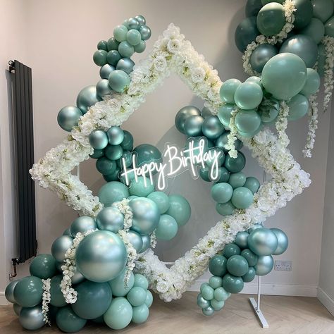 Debbie Boxall | How I make my balloon stands 🎈👌🏼 Ok so Iv actually had sooooo many messages on what stands do I use?!.. where do I buy them?!… so I make... | Instagram Diy Balloon Arch Backdrop, Balloon Arch Backdrop, Diy Balloon Arch, Balloon Display, Balloon Installation, Blue Balloon, Balloon Stands, Balloon Shop, Balloon Arches