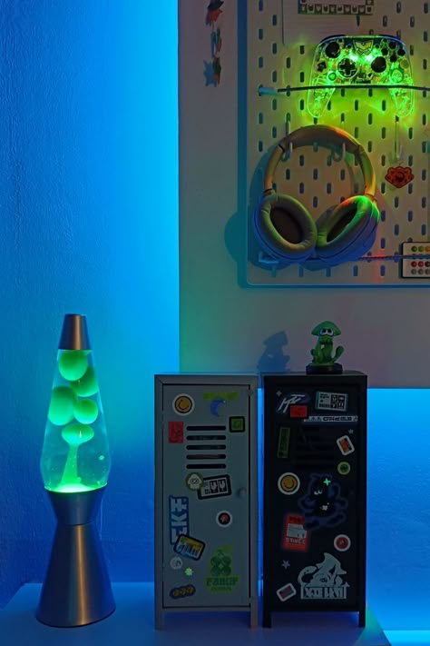 My desk! :) got the mini lockers second hand and the stickers are from the My Nintendo shop Mini Locker Aesthetic, Mini Locker Decor, Splatoon Locker, Nintendo Room, Mini Locker, Nintendo Shop, Chill Room, 2160x3840 Wallpaper, Retro Room