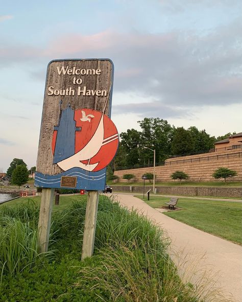 📍south haven, mi South Haven Michigan, South Haven Mi, South Haven, Beach Sign, Senior Trip, Coastal Bedrooms, Beach Signs, Coastal Beaches, Coastal Cottage