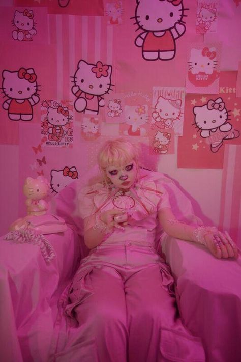 London-based Musician Jazmin Bean Drops "Hello Kitty" Jazmin Bean Aesthetic, Chicas Punk Rock, Hello Kitty Tattoos, Jazmin Bean, Hello Kitty Aesthetic, Pinturas Disney, Kitty Wallpaper, Hello Kitty Collection, Inspirational Wallpapers