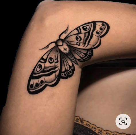 Long Traditional Tattoo Design, Butterfly Knee Bend Tattoo, Moth On Knee Tattoo, Leg Crease Tattoo, Moving Tattoo Ideas Leg, Moth Tattoo Arm Crease, Moth Under Knee Tattoo, Moth Knee Bend Tattoo, Moth Elbow Crease Tattoo