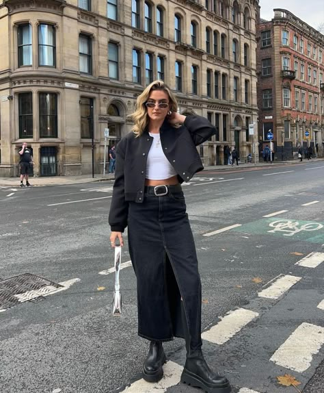 Black Jean Maxi Skirt Outfit, Black Denim Long Skirt Outfit, Black Maxi Denim Skirt Outfit, Long Black Jean Skirt Outfit, Black Denim Skirt Outfit Winter, Black Denim Midi Skirt Outfit, Long Black Denim Skirt Outfit, Maxi Denim Skirt Outfit, Winter Maxi Skirt Outfit