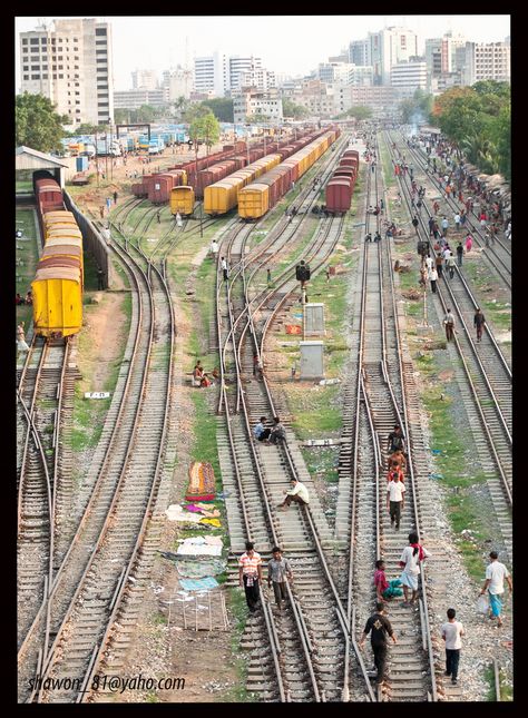 by the railway Old Steam Train, Rail Transport, Train System, Railroad Photography, Lionel Trains, Train Pictures, Model Train Layouts, Train Layouts, Steam Trains