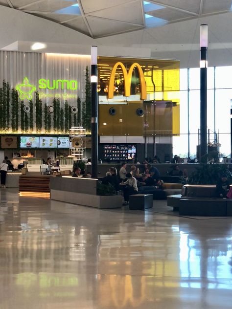 Starbucks Airport, Airport Food Court, Airport Cafe, Zepeto Background Aesthetic Living Room, Sydney Australia Airport, Airport Check In, Airport Food, Mcdonalds Breakfast, Airport Shopping