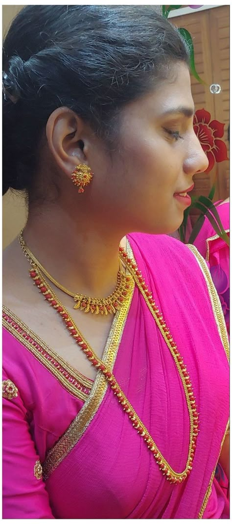 Simple Coral Necklace Indian Gold, Coral Gold Chain Designs, Pavalam Necklace, Simple Gold Jewellery Design, Pagadam Jewellery Necklace, Pavalam Gold Chain, Coral Beads Necklace Indian Gold, Coral Gold Necklace, Gold Bride Jewelry Set