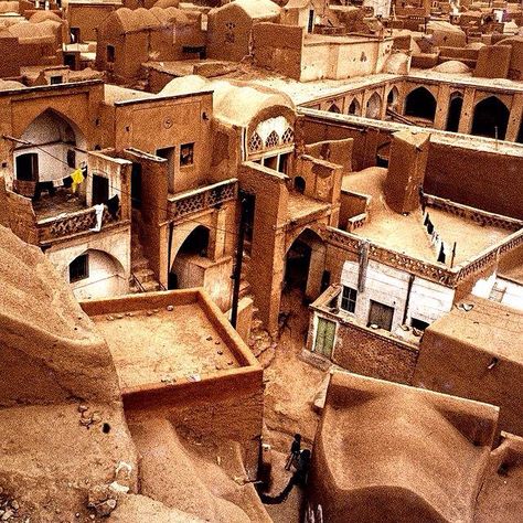 old city of "Kashan" Arabian Nights, Tehran, Islamic Architecture, 12th Century, In The Desert, Photo Images, Aaliyah, Narnia, The Desert