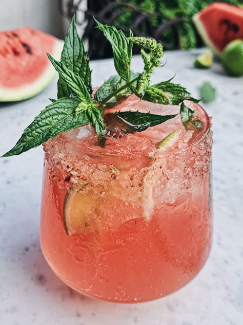 WATERMELON LIME GIN AND TONIC - CAROLINA GELEN Boozy Drinks, Fancy Drinks, Drink Drank Drunk, Watermelon Juice, Cocktail Drinks Recipes, God Mat, Gin Tonic, 5 O Clock Somewhere, Alcohol Drink Recipes