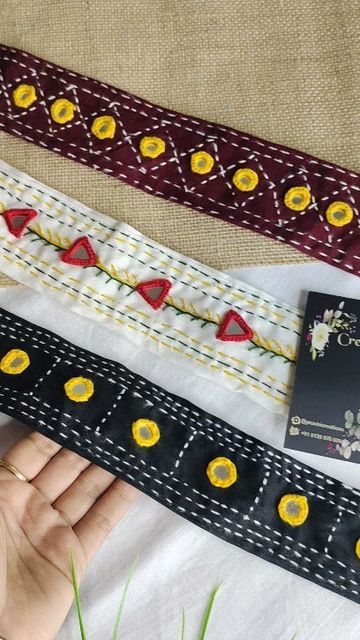 Kutchi Embroidery, Light Embroidery, Cloth Jewellery, Embroidery Hand Work, Embroidery Jewellery, Embroidery Borders, Embroidery Belt, Kutch Embroidery, Quilt Stitches