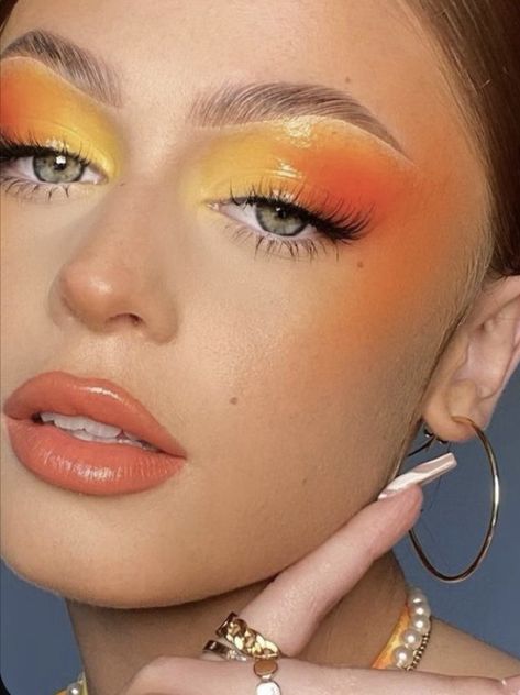 Maquillage On Fleek, Mekap Mata, Orange Eyeshadow, Yellow Makeup, Yellow Eyeshadow, Orange Makeup, Smink Inspiration, Dope Makeup, Makeup Eye Looks