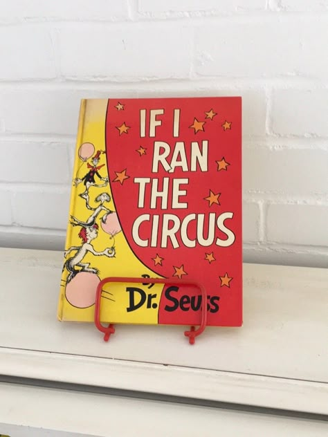 Circus Inspired Home Decor, Circus Nursery Theme Vintage, Circus Nursery Theme, Nursery Circus, Clown Room, Vintage Circus Nursery, Vintage Kids Room Decor, Circus Nursery, Eclectic Kids Room