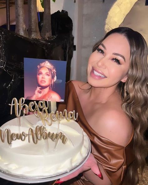 Chiquis Rivera Online on Instagram: "Muchas Felicidades a mi #BossBee por su cuarto álbum de estudio #AbejaReina, te eh visto crecer desde #Ahora y me da mucho orgullo ver todo lo que haz logrado, y vamos por más! Your king bee @catarsisone loves you 🤍🐝🫶🏻" Chiquis Rivera, Loves You, King Bee, Fall 2022, Birthday Cake, Bee, Birthday, On Instagram, Instagram