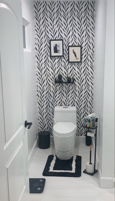 White Half Bathroom, Black And White Half Bathroom, Display Table Ideas, Outdoor Entryway Ideas, Small Deck Furniture Layout, Small Toilet Decor, Small Deck Furniture, Deck Furniture Layout, Small Downstairs Toilet