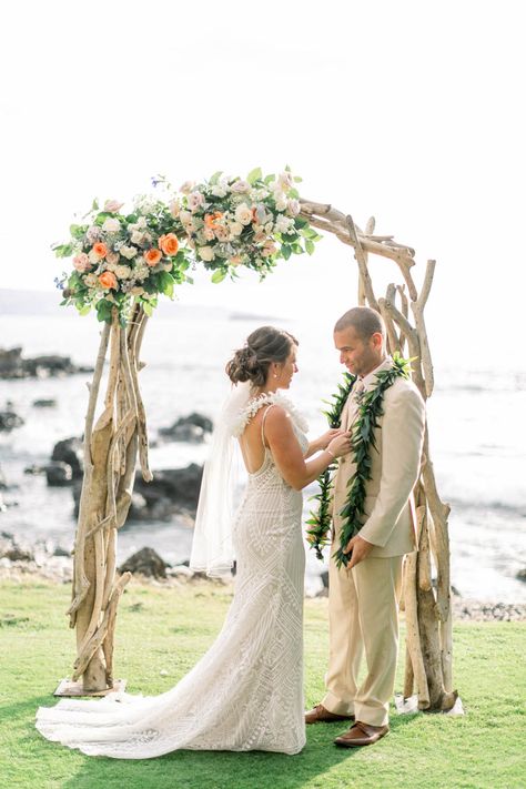 Maile Lei Wedding, Wedding Lei, Wedding Aesthetics, Hawaiian Lei, Romantic Wedding Photography, Couples Love, Hawaiian Culture, Maui Wedding, Hawaiian Wedding