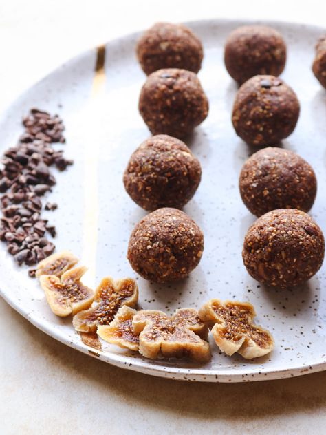 Cacao & Fig Bliss Balls (Gluten Free, Vegan Recipe) - From My Bowl Recipes With Avocado, Fig Dessert, Fig Season, Youtube Recipes, Energy Bars Recipe, Healthier Sweets, Box Snack, Fig Recipes, Lunch Box Snacks