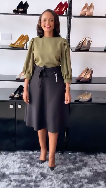 Skirt And Blouse Office Wear, Official Skirts, Blouse And Skirt Outfit, Business Skirts, Outfit Tutorial, Classy Blouses, Classy Wear, African Attire Dresses