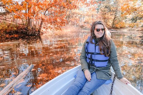 Maine In October: Best Foliage Towns & Fun Things To Do! (2024) - New England Wanderlust What To Wear In Maine In October, Maine In October, Visiting Maine, Maine In The Fall, Kennebunk Maine, Baxter State Park, Northern Maine, Visit Maine, England Trip