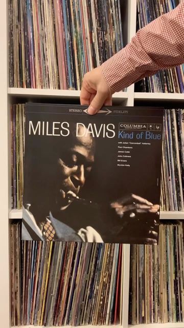 Roch’s vinyls on Instagram: "What is your best jazz album of all time? . In this #reels: Miles Davis “Kind of Blue” & Keith Jarret “The Köln Concert” (from @vertigoottawa ) John Coltrane “Giant Steps” (from @lebackstore ) Bill Evans Trio “Portrait in Jazz” & The Dave Brubeck Quartet “Time Out” (from @therecordcentre ) Thelonious Monk “Brilliant Corners” (from @archambault_officiel ) . . . #vinyl #reel #reelsinstagram #igreels #instagramreels #vinyls #vinylcollection #vinylcommunity #vinylcoll Blues Aesthetics Music, Trio Portrait, Jazz Album Covers, Jazz Vinyl, Jazz Records, Slow Days, Summertime Blues, Dave Brubeck, Bill Evans