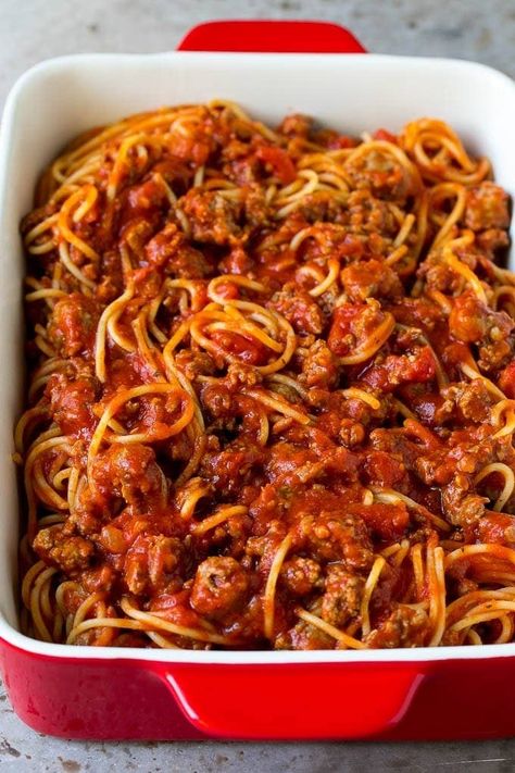 25 Easy Spaghetti Recipes For Your Next Pasta Night Creamy Pasta Primavera, Casserole Beef, Salad Appetizer Cups, Baked Spaghetti Casserole, Baked Spaghetti Recipe, Pasta Cheese, Slow Cooker Spaghetti, Sausage Dinner, Cooking With Ground Beef