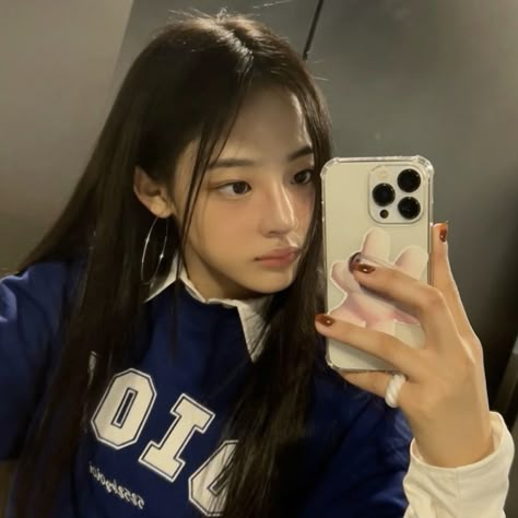 Kim Minji New Jeans, Minji Pfp, Newjeans Icons, Minji Icon, Minji New Jeans, New Jeans Minji, Minji Newjeans, Newjeans Minji, Danielle Haerin