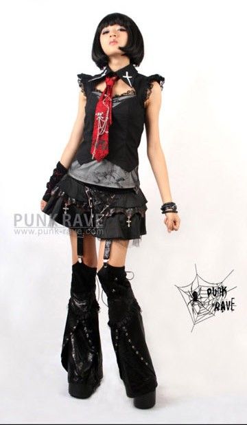 Punk Rave. Cyberpunk Y2k Outfit, Visual Kei Outfits, Skirt With Pants, Visual Kei Fashion, Demon Queen, Estilo Harajuku, Grunge Clothes, Kei Fashion, Limited Company