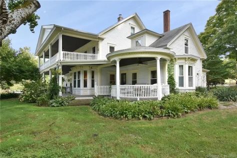 c.1860 Move-in Ready Farmhouse with Barn - Cottage - Koi Pond on 5 Acres Putnam CT $599,000 - Country Life Dreams #farmhouses #b&b #historichomes Craftsman Farmhouse Plans, Vintage Craftsman, Craftsman Farmhouse, Farmhouse Front, Victorian Farmhouse, Front Landscaping, Old Farm Houses, Koi Pond, Old Farm