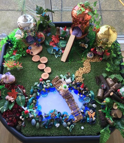 Fairy Garden Eyfs, Tuff Tray Ideas Toddlers, Tuff Spot, Eyfs Activities, Sensory Garden, Tuff Tray, Invitation To Play, Messy Play, Kids Sensory